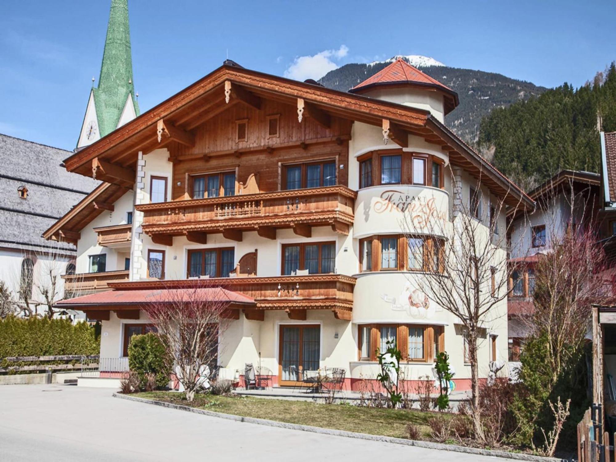 Attractive Holiday Home In Kaltenbach On The Ski Slope Stumm Kültér fotó
