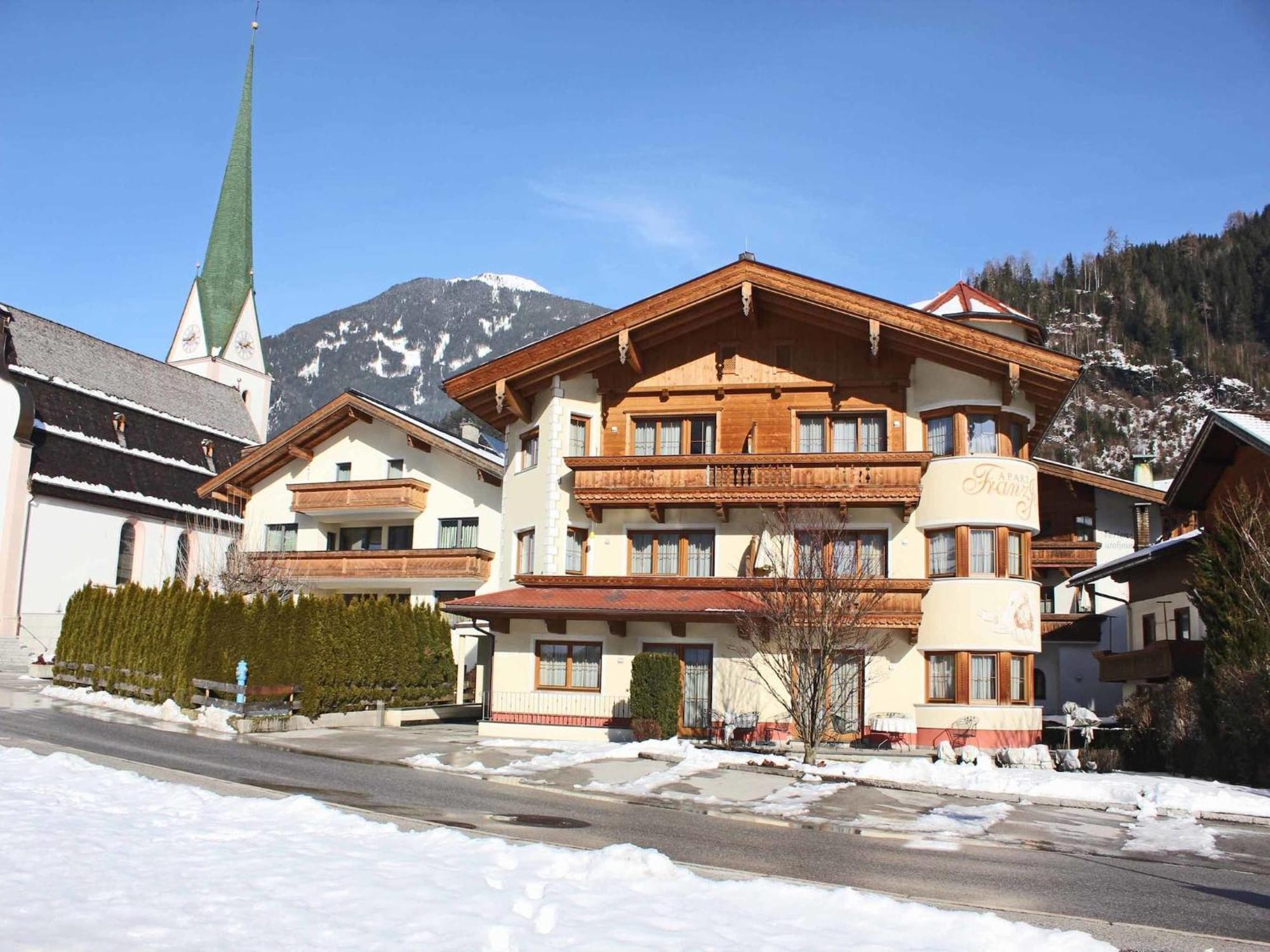 Attractive Holiday Home In Kaltenbach On The Ski Slope Stumm Kültér fotó