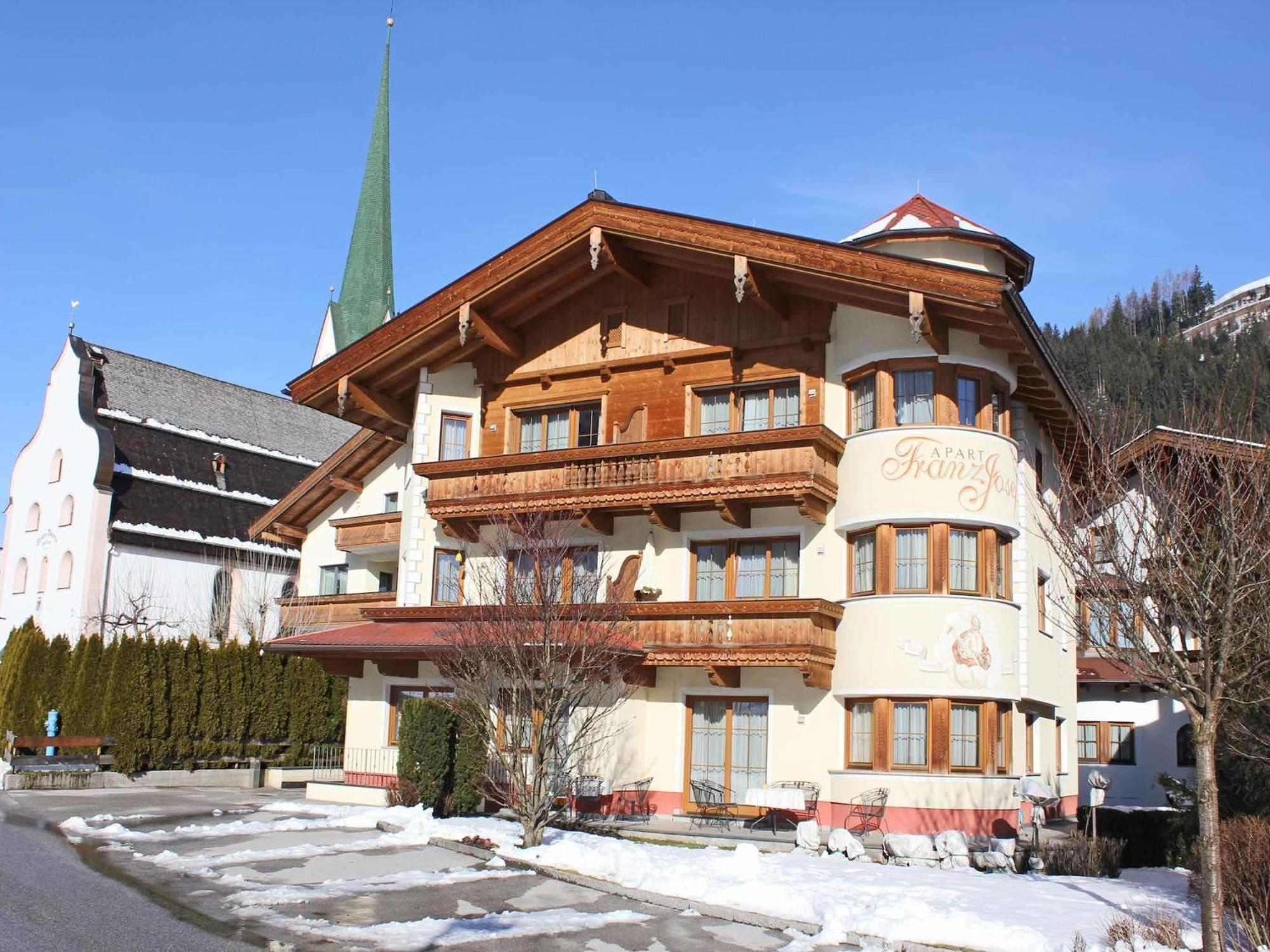 Attractive Holiday Home In Kaltenbach On The Ski Slope Stumm Kültér fotó